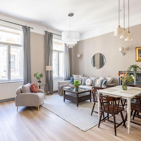 Charming Central Dream Home & Retreat By Prestige Homes Budapeste Exterior foto